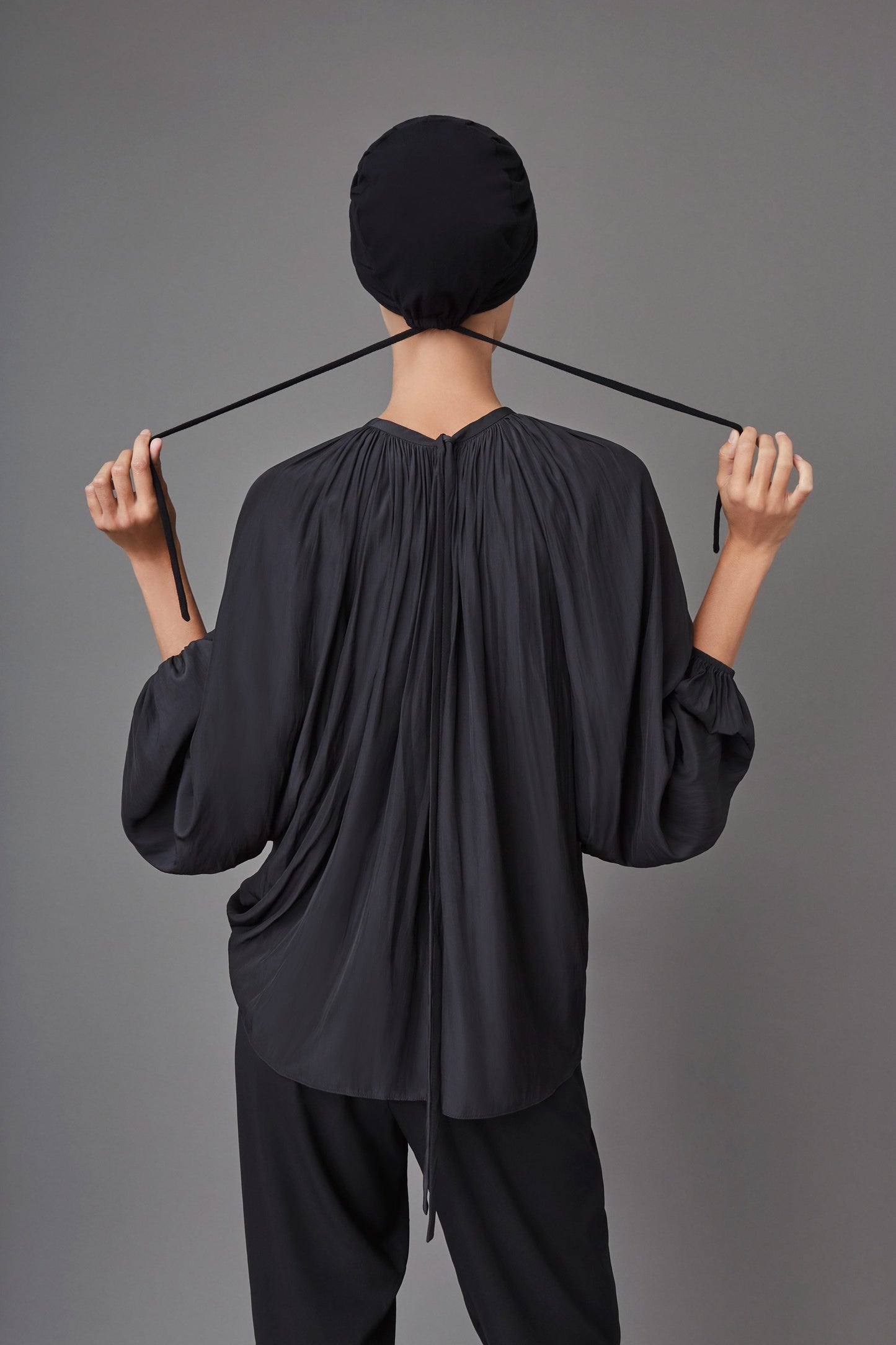 Criss–Cross Underscarf - Black (Original Pleat Back)